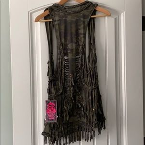 NWT camo vest